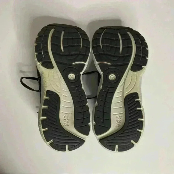 Brooks Mens Black sneakers main image 7